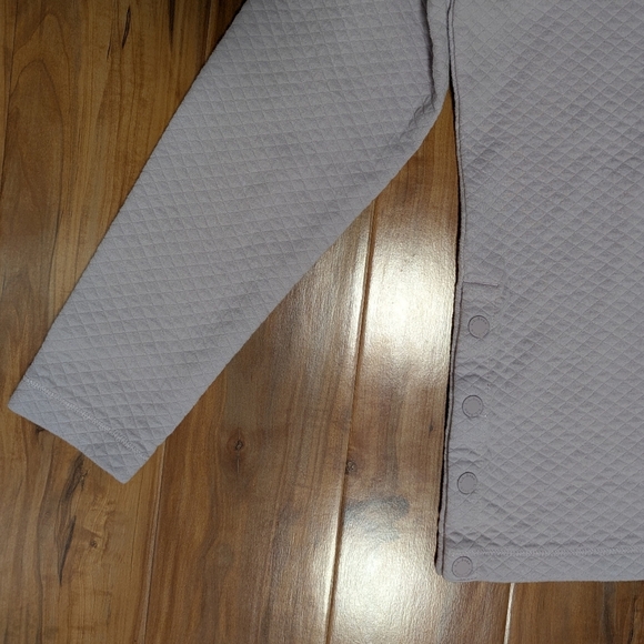 L.L. Bean Women's SoftLight Quilted Top Funnelneck Pullover in Lilac Mist Small - Picture 9 of 9